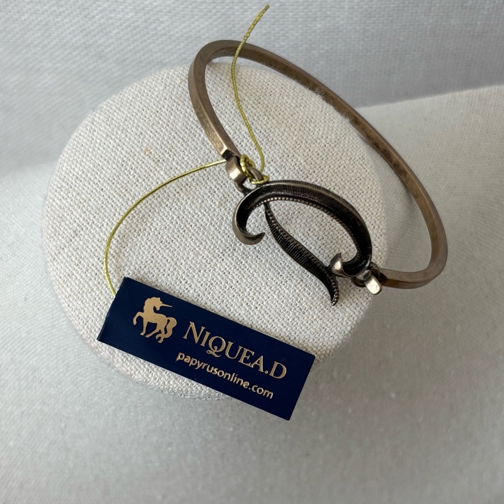 Niquea.D Rustic Brass Style “D” Letter Bracelet NWT 2.5”